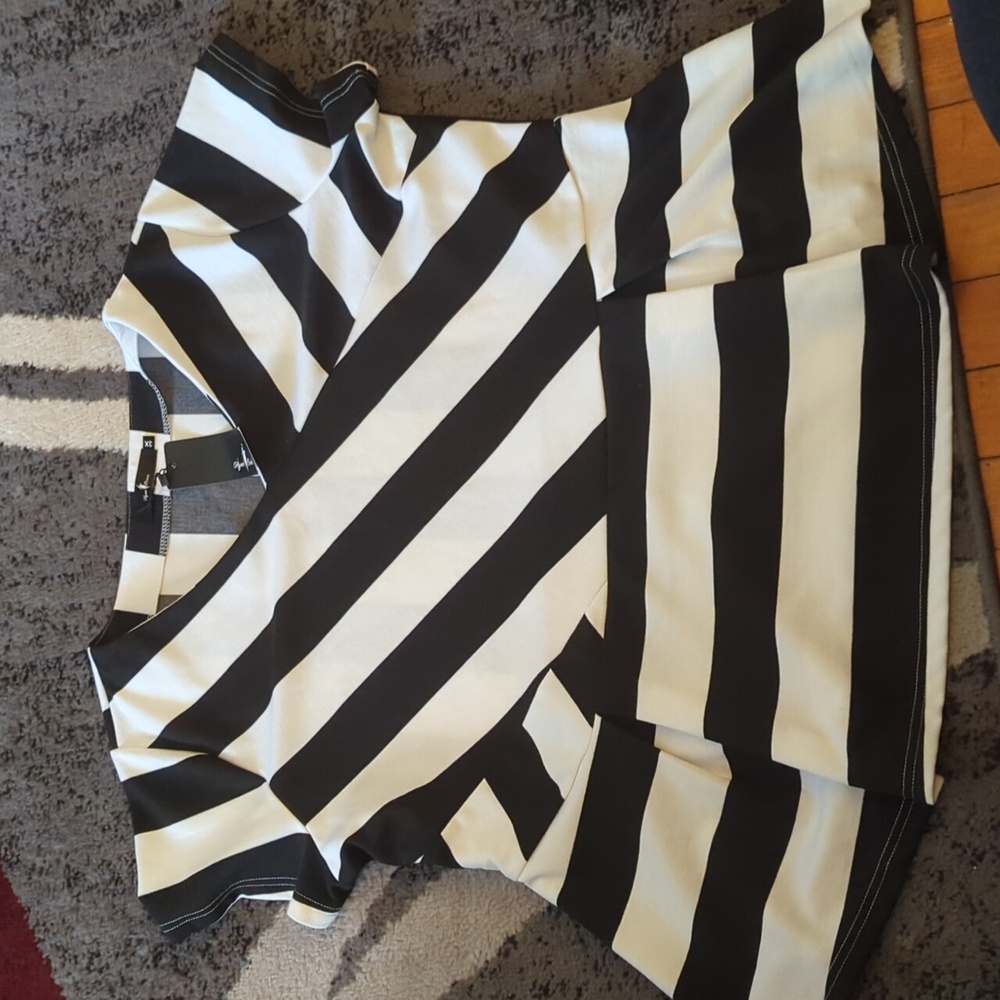NEW! Women's 3X peplum, super cute top!